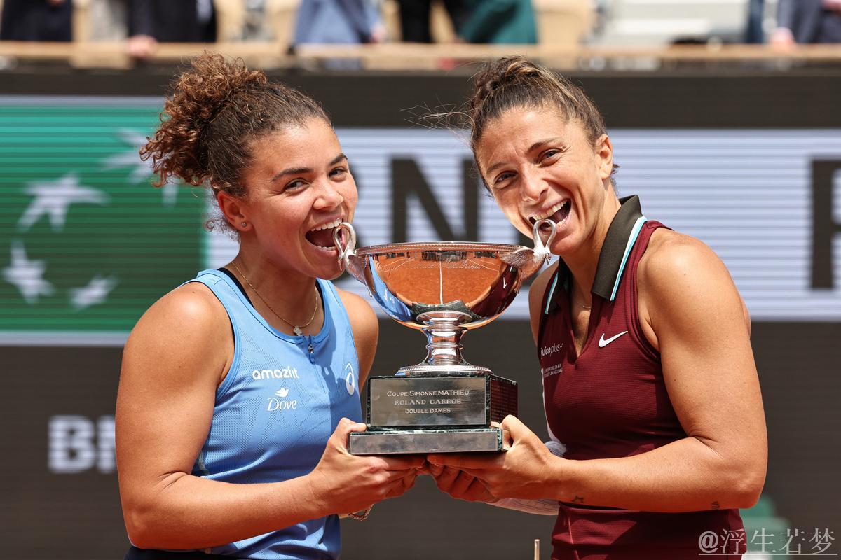 埃拉尼与保利尼组合摘得法网女双桂冠