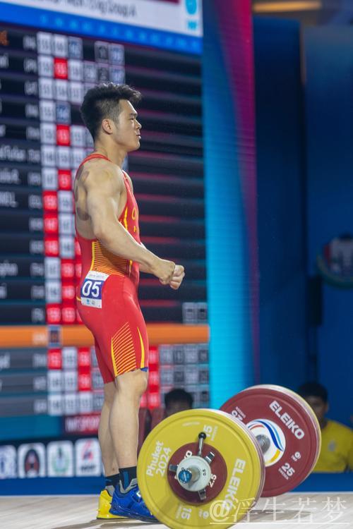 全国举重锦标赛男子73公斤级巅峰对决 全国举重锦标赛男子73公斤级巅峰对决